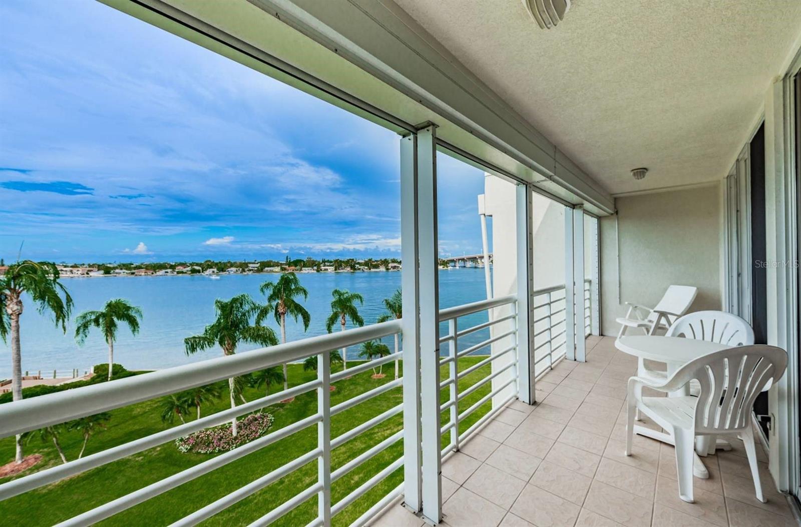 Image 20 of 26 For 6001 Bahia Del Mar Circle 527