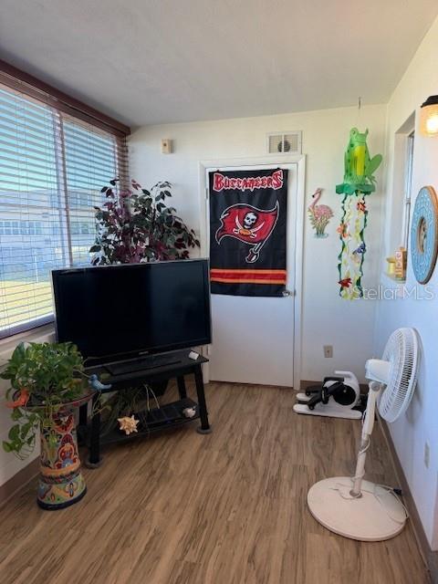 Image 28 of 41 For 1051 79th Avenue N 202