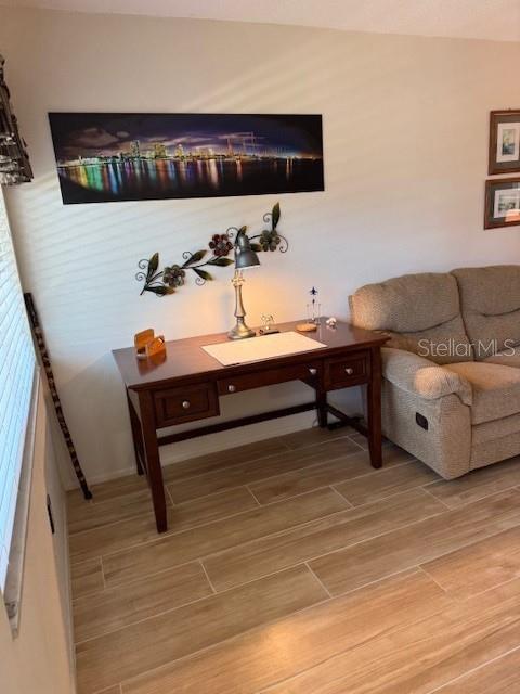 Image 8 of 41 For 1051 79th Avenue N 202