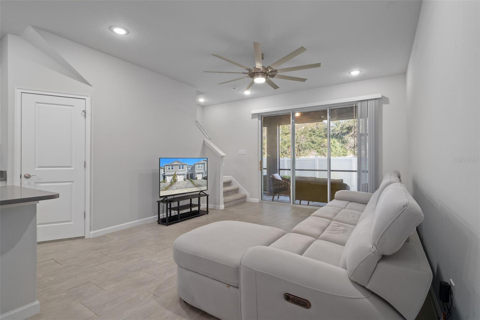 Image 11 of 41 For 8509 Primrose Willow Place