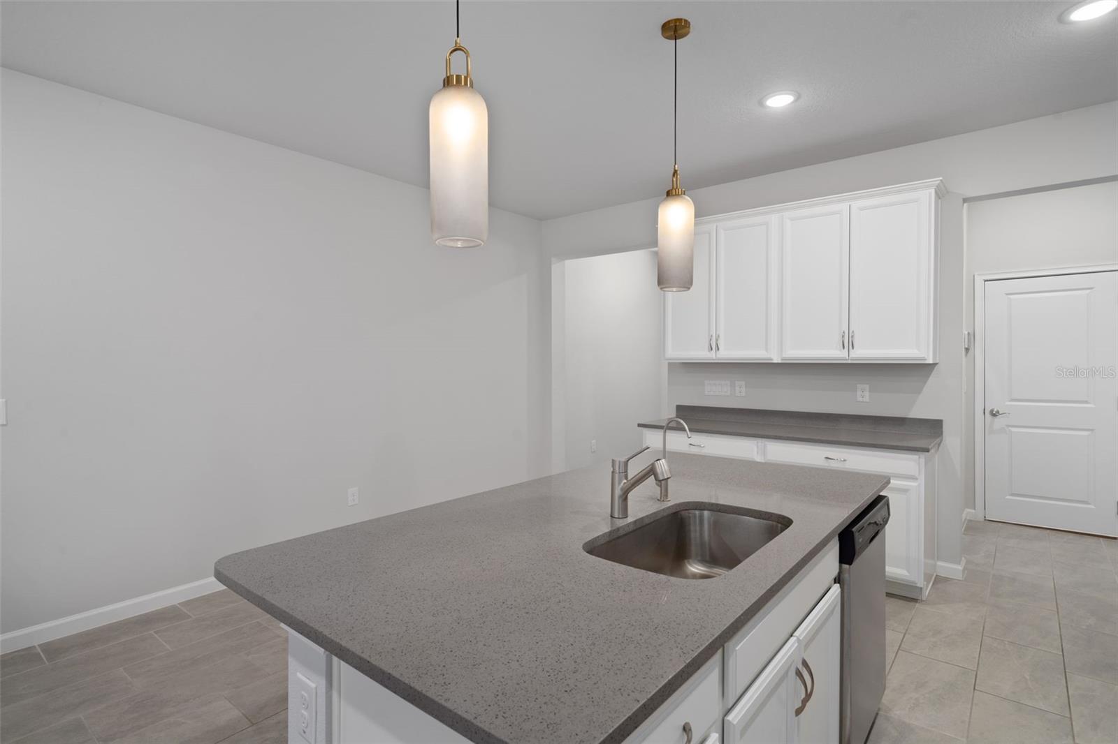 Image 13 of 41 For 8509 Primrose Willow Place