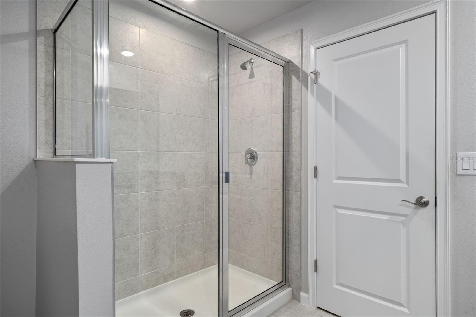 Image 21 of 41 For 8509 Primrose Willow Place