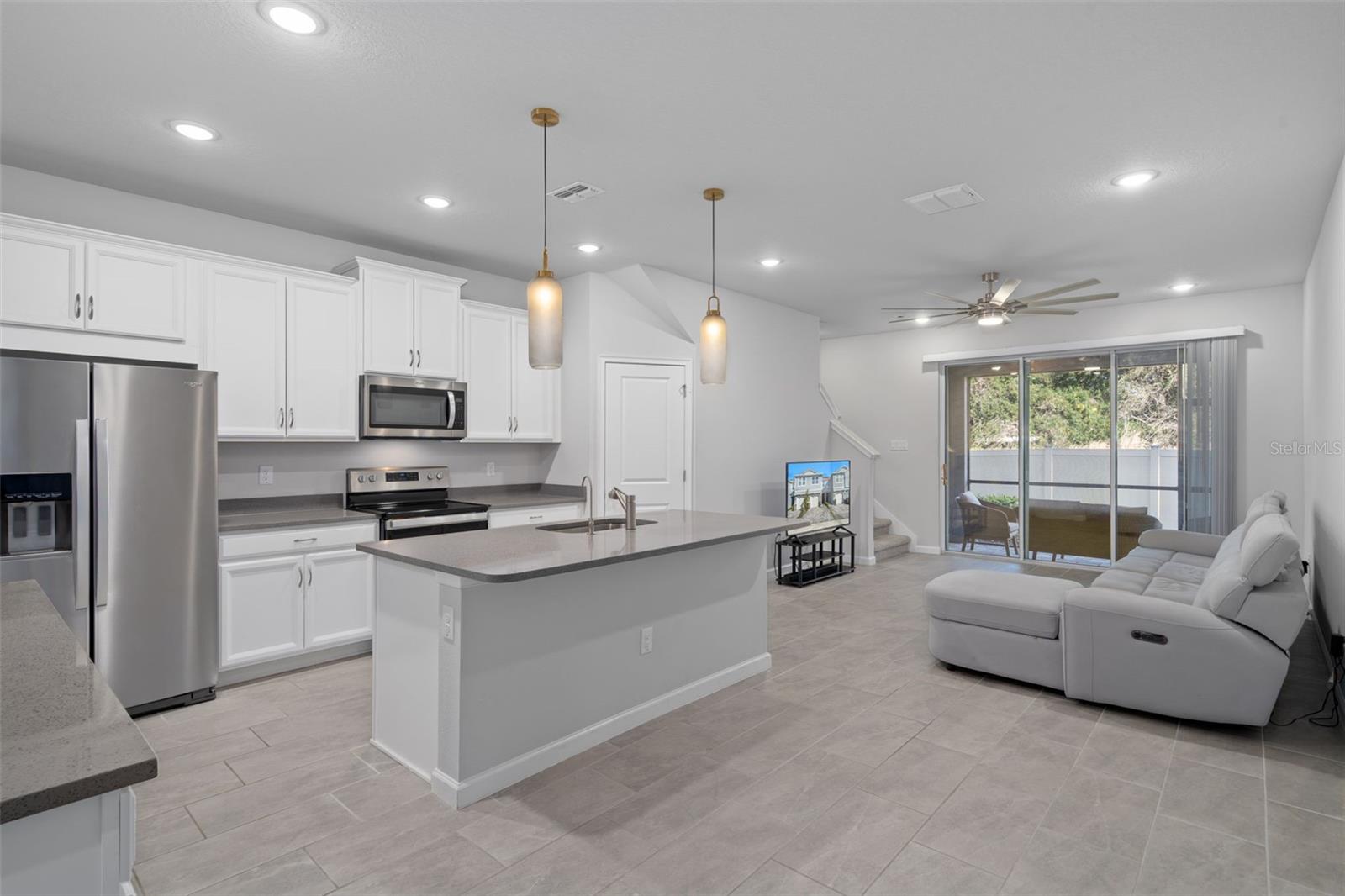 Image 4 of 41 For 8509 Primrose Willow Place