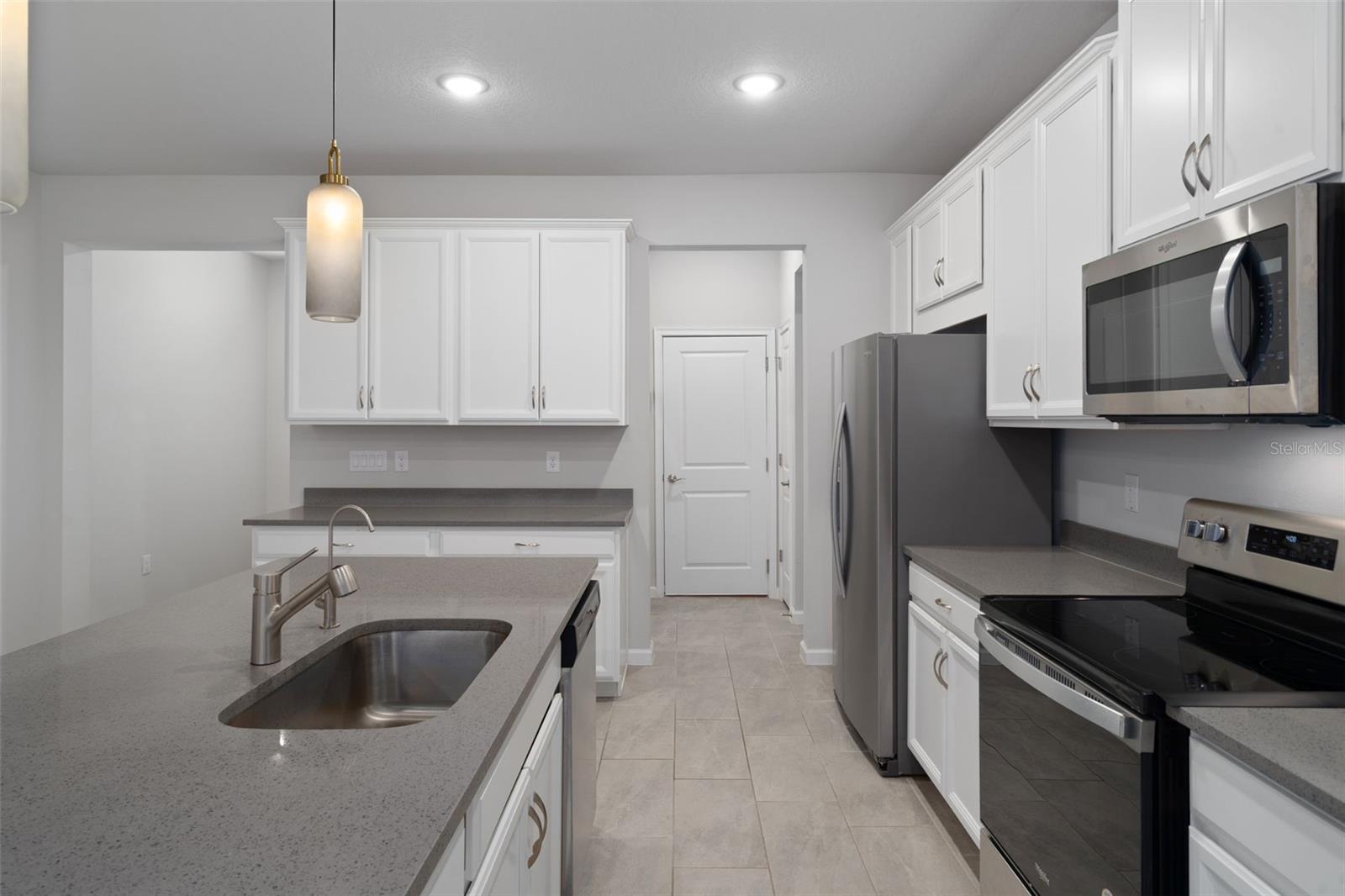 Image 6 of 41 For 8509 Primrose Willow Place