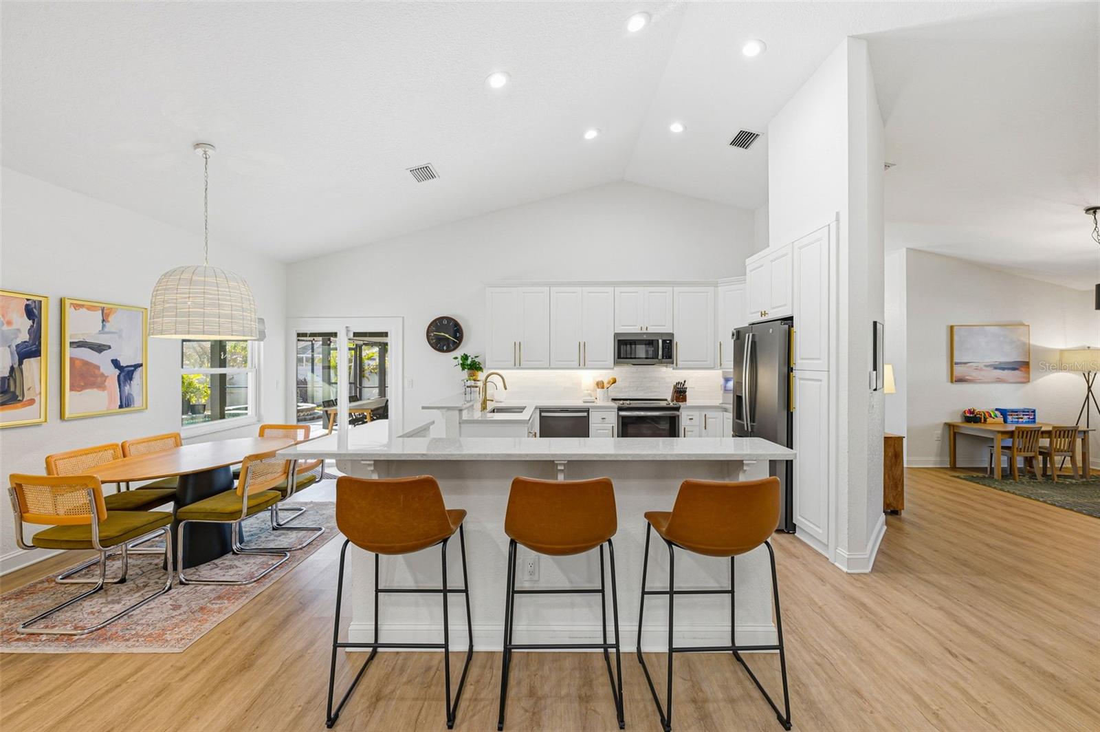 Image 10 of 42 For 3347 Lake Shore Lane