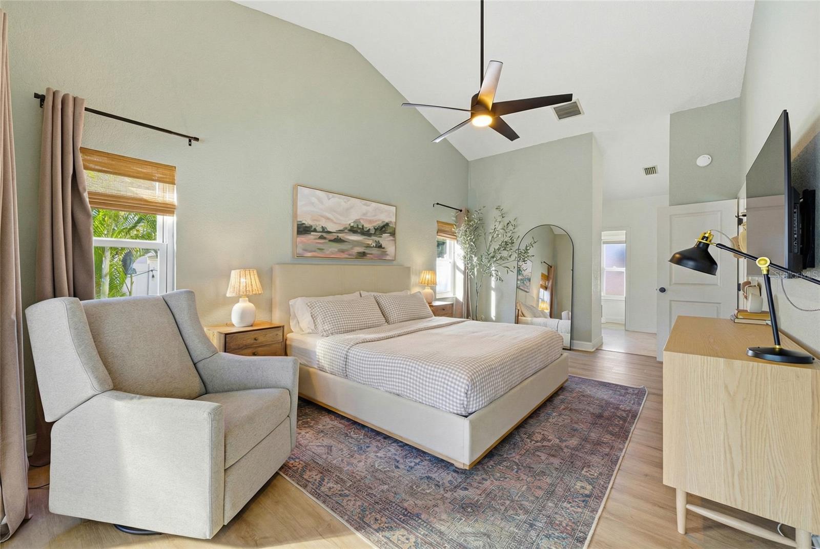 Image 13 of 42 For 3347 Lake Shore Lane