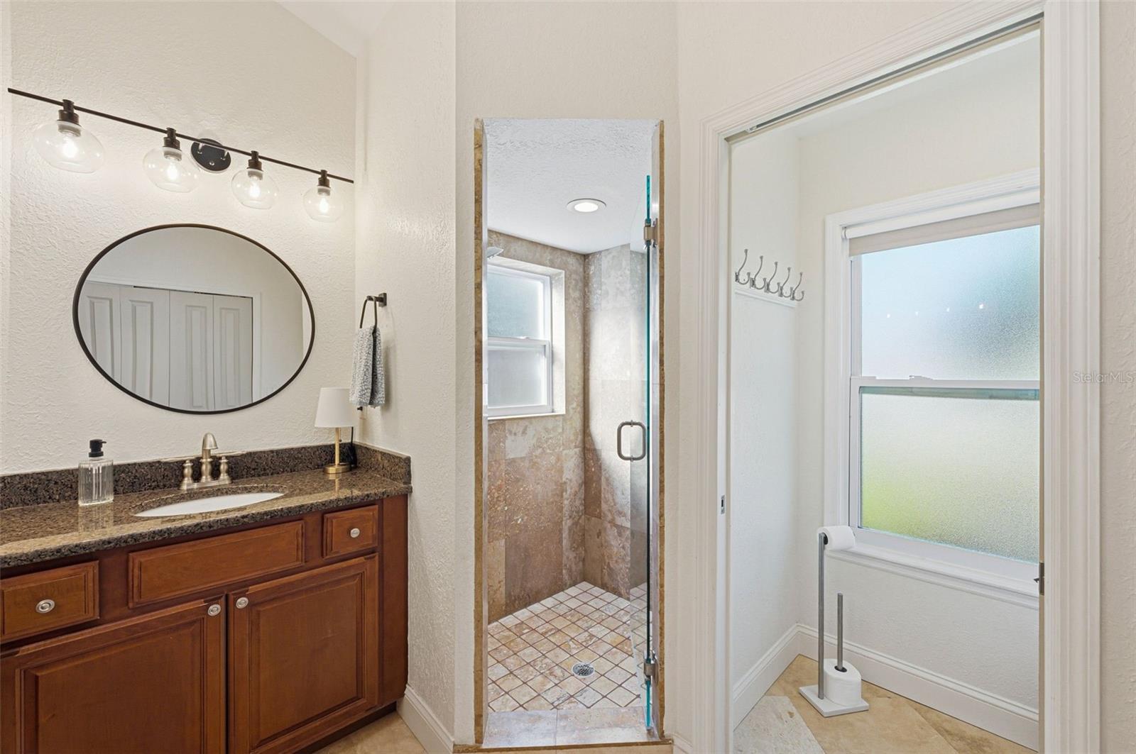 Image 17 of 42 For 3347 Lake Shore Lane