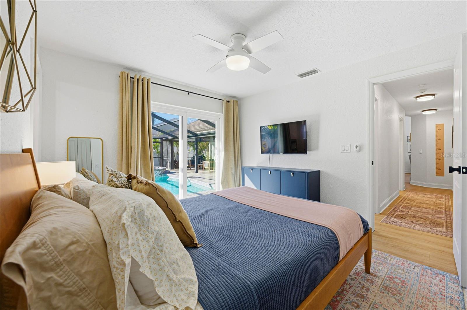 Image 21 of 42 For 3347 Lake Shore Lane