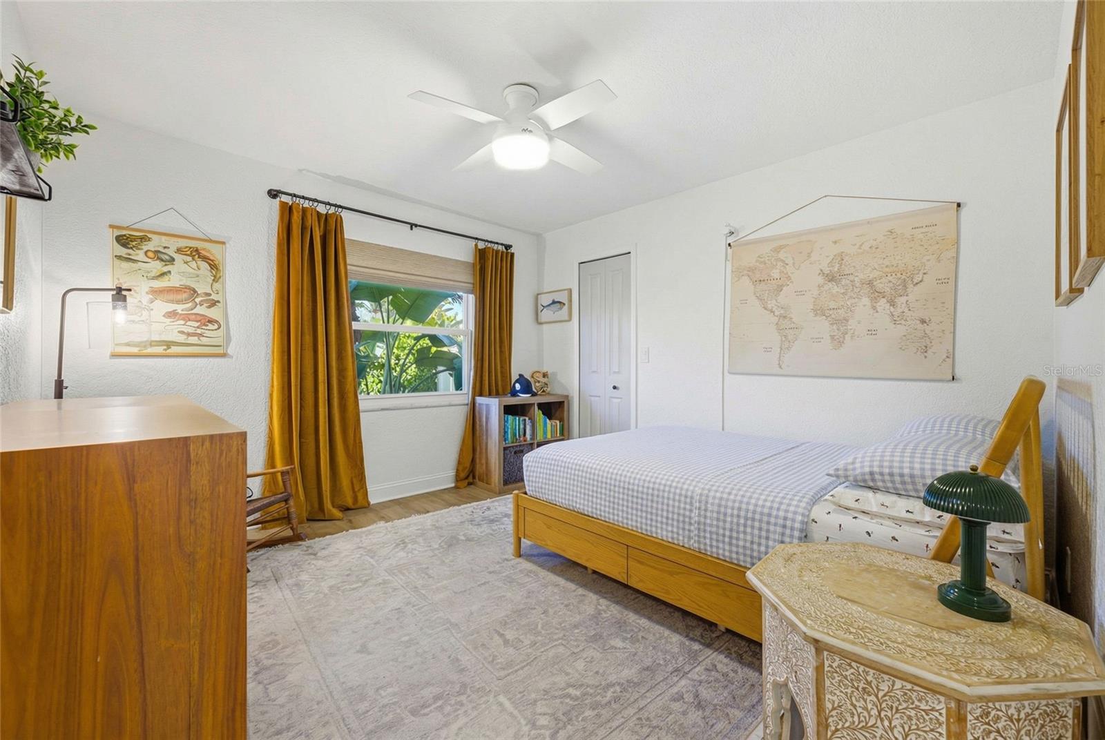 Image 23 of 42 For 3347 Lake Shore Lane