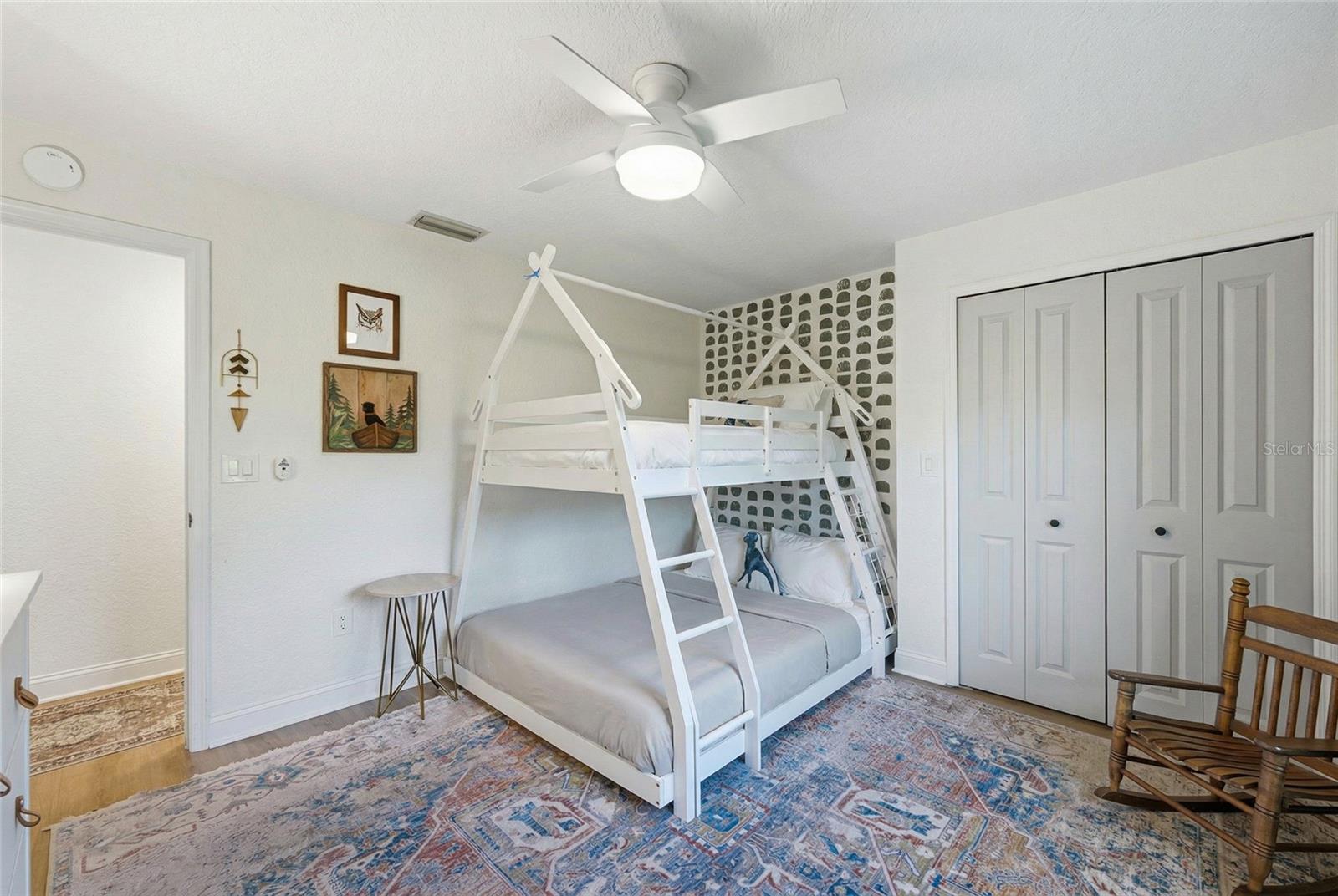 Image 26 of 42 For 3347 Lake Shore Lane