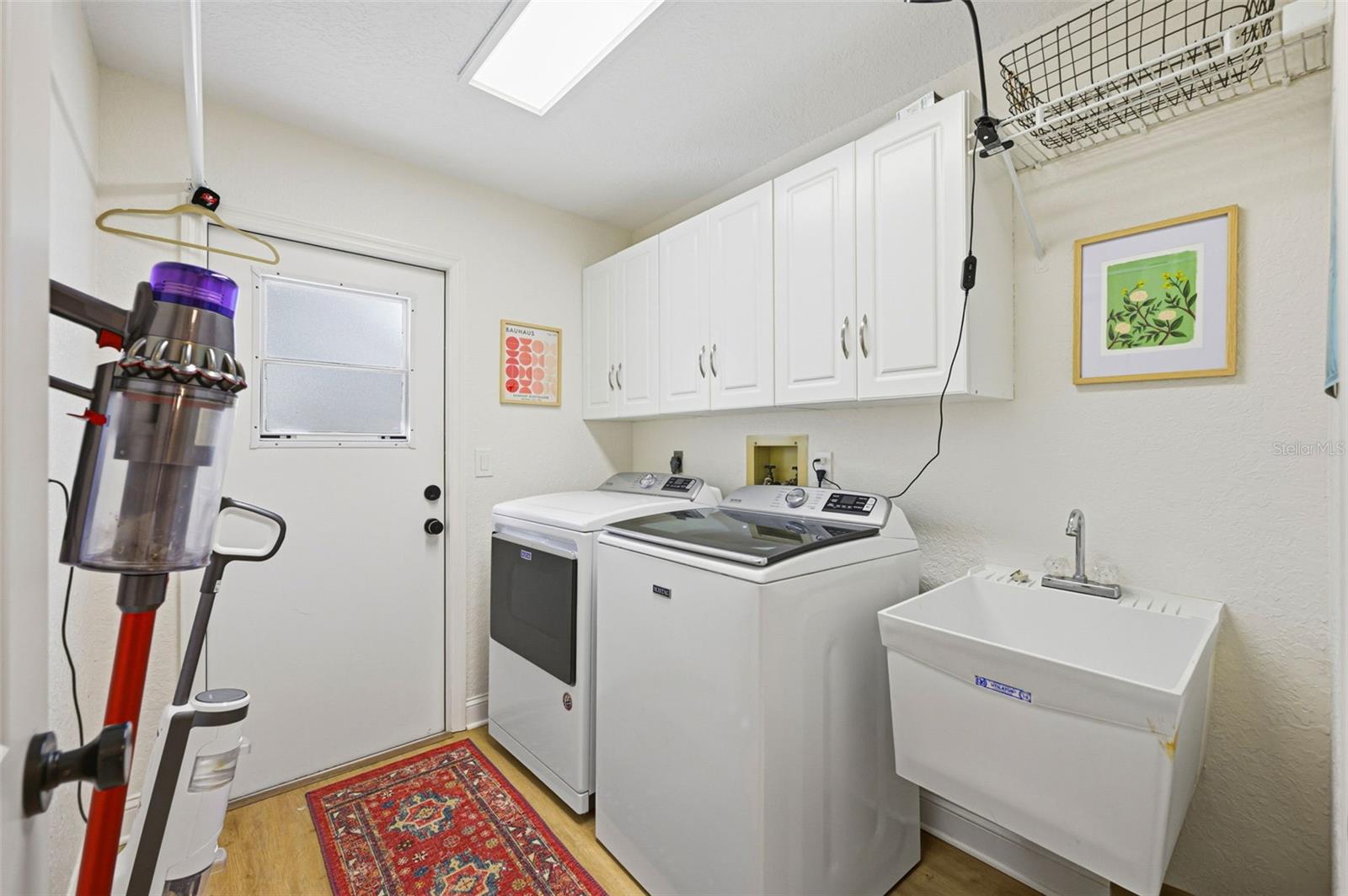 Image 28 of 42 For 3347 Lake Shore Lane