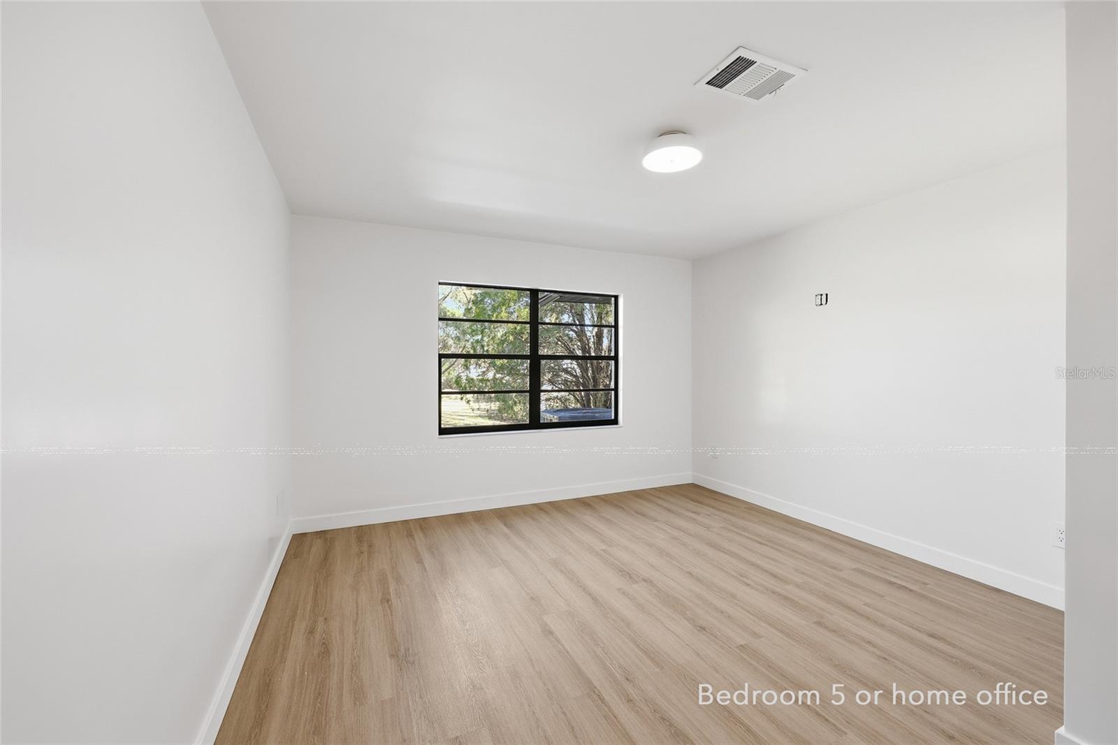 Image 28 of 37 For 1325 Riverside Drive