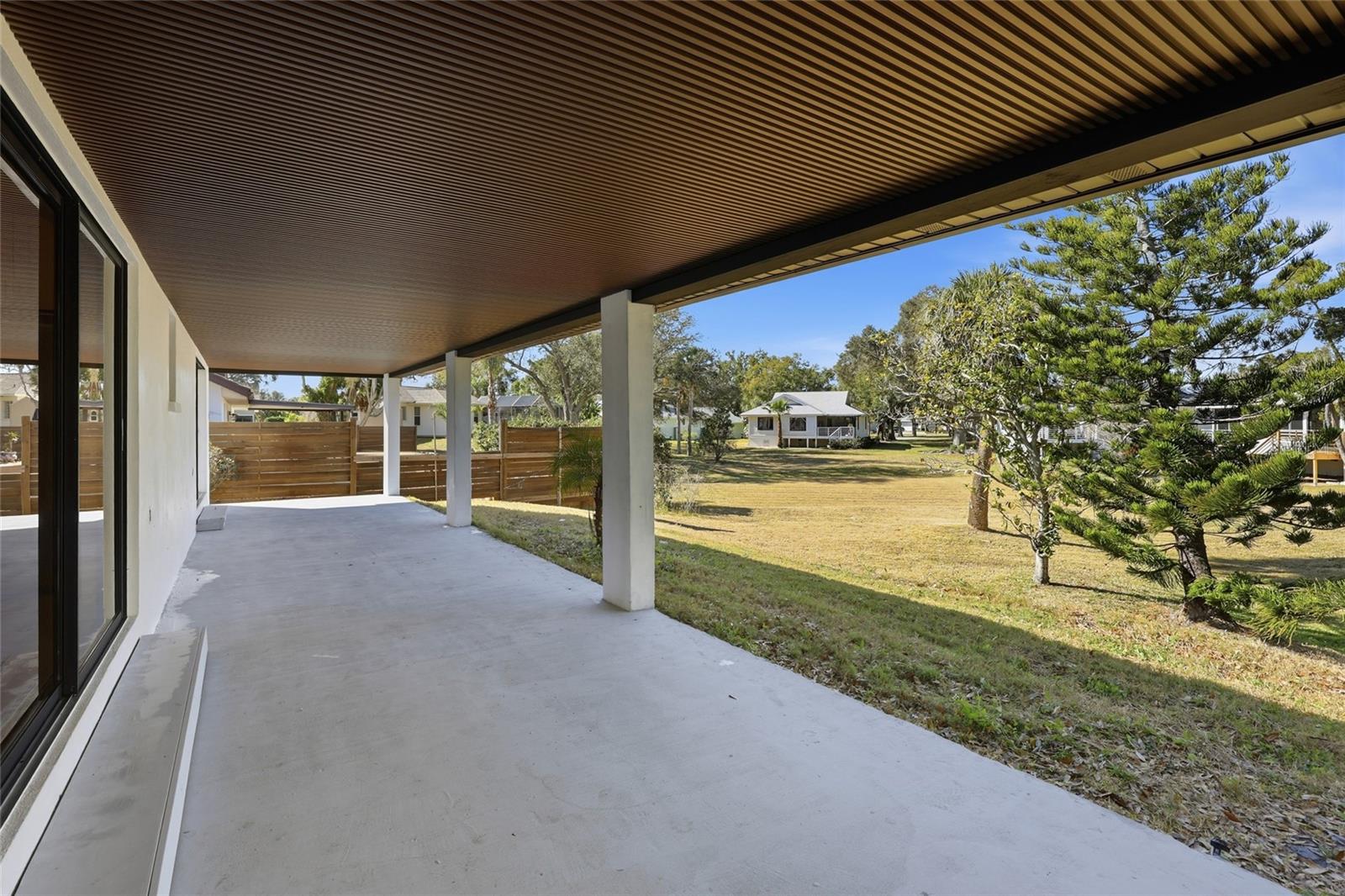 Image 31 of 37 For 1325 Riverside Drive