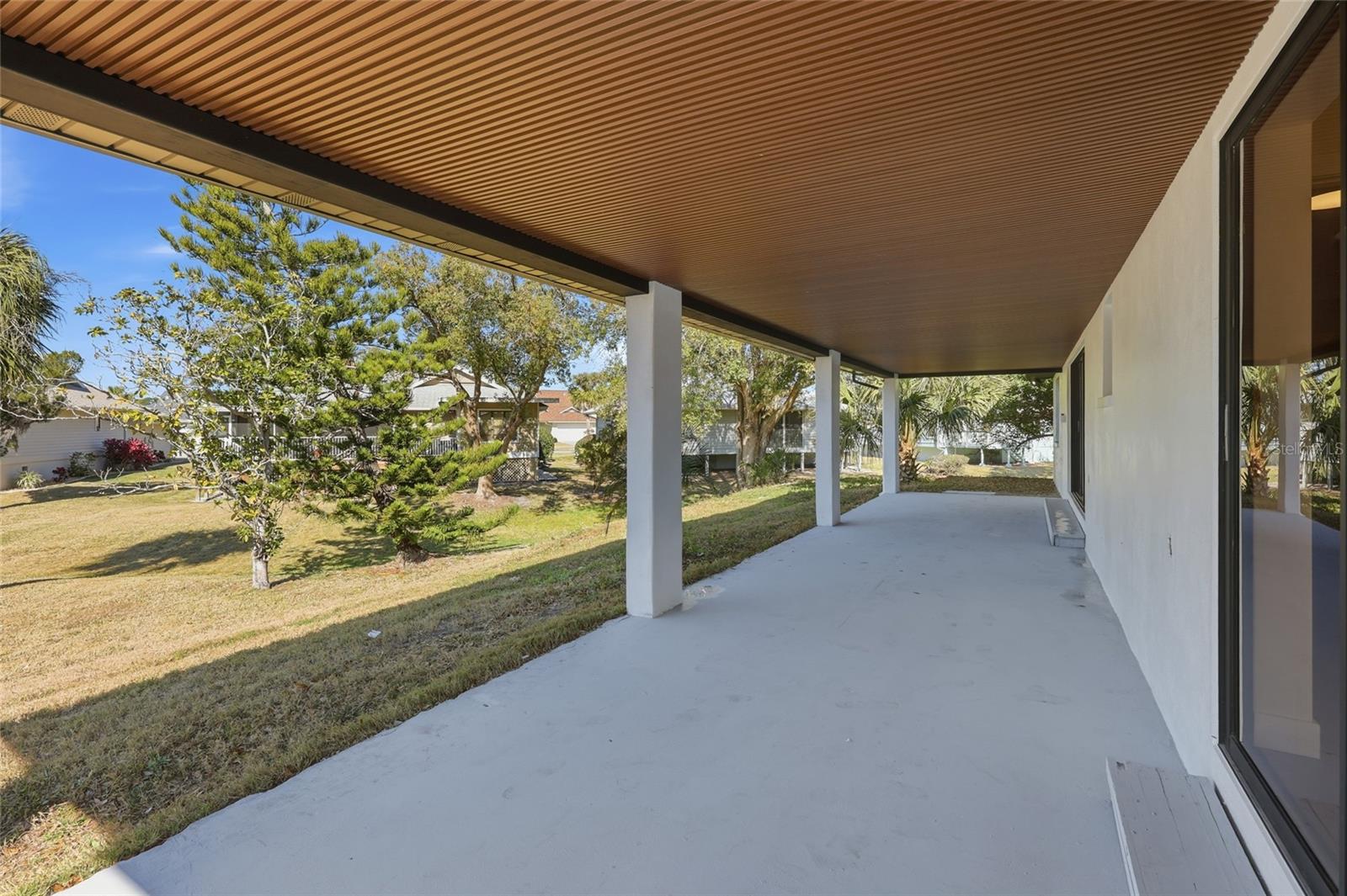 Image 32 of 37 For 1325 Riverside Drive