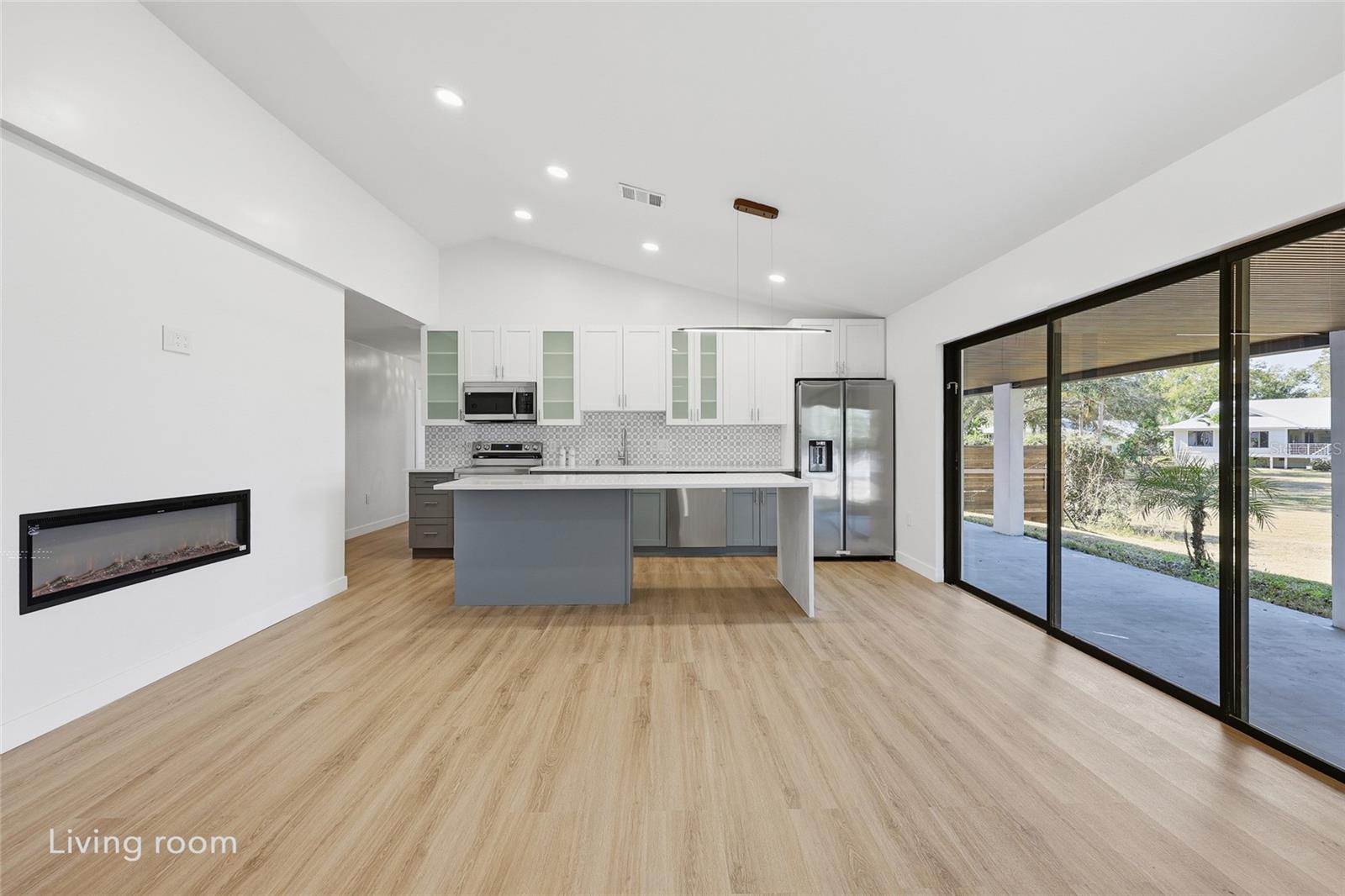 Image 8 of 37 For 1325 Riverside Drive