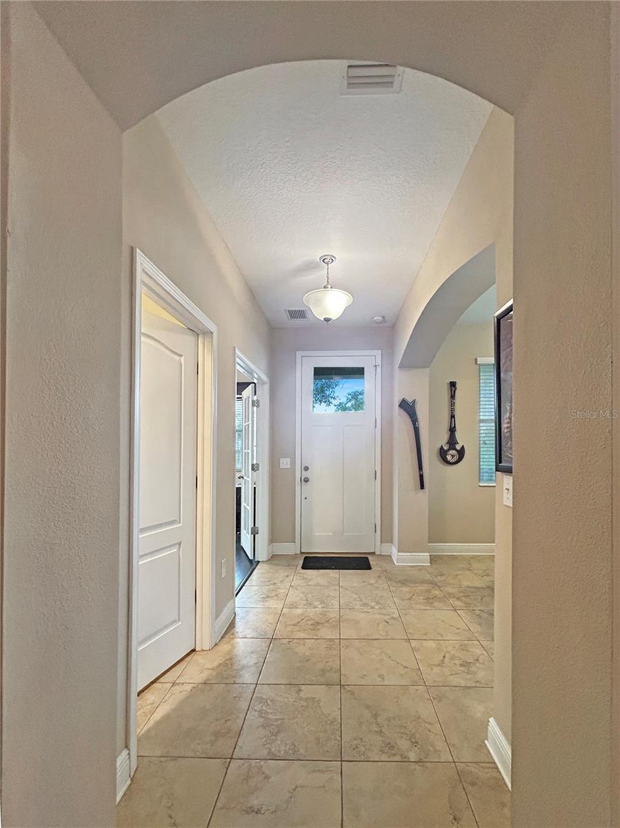 Listing photo id 0 for 2258 9th Avenue N