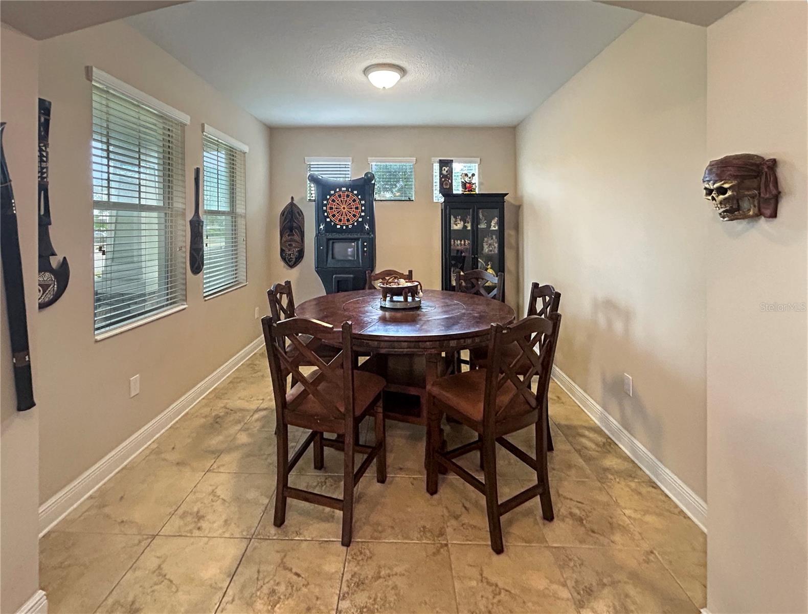 Listing photo id 1 for 2258 9th Avenue N