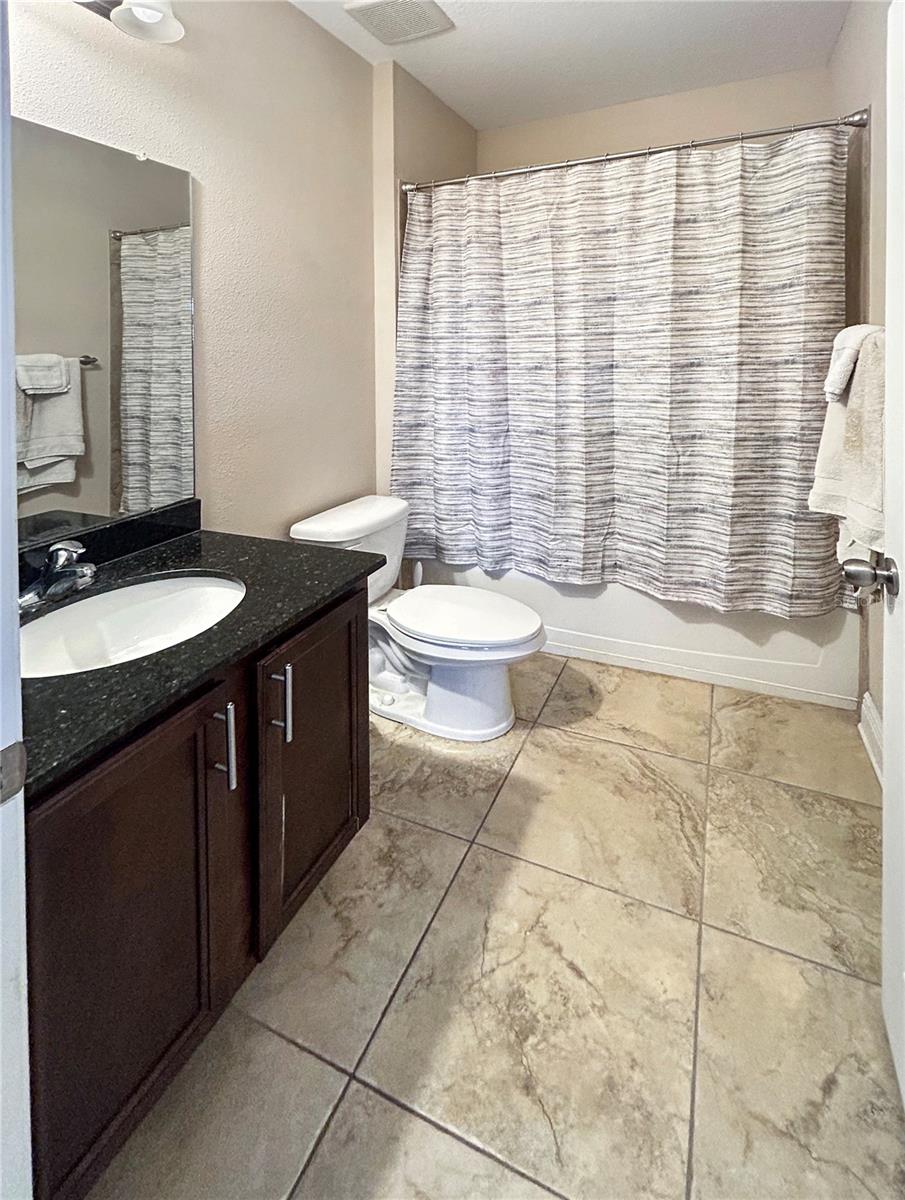 Listing photo id 3 for 2258 9th Avenue N