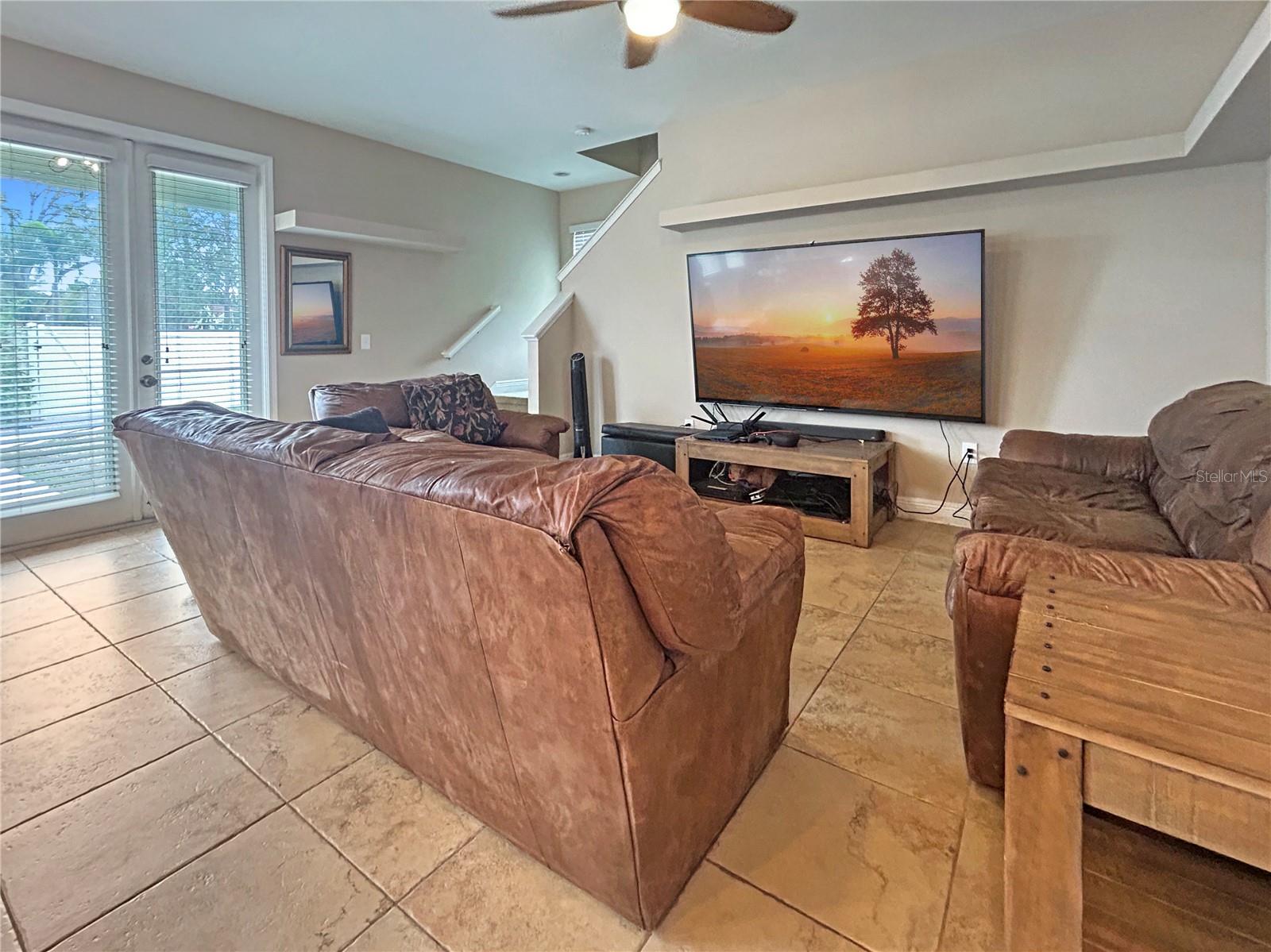 Listing photo id 6 for 2258 9th Avenue N