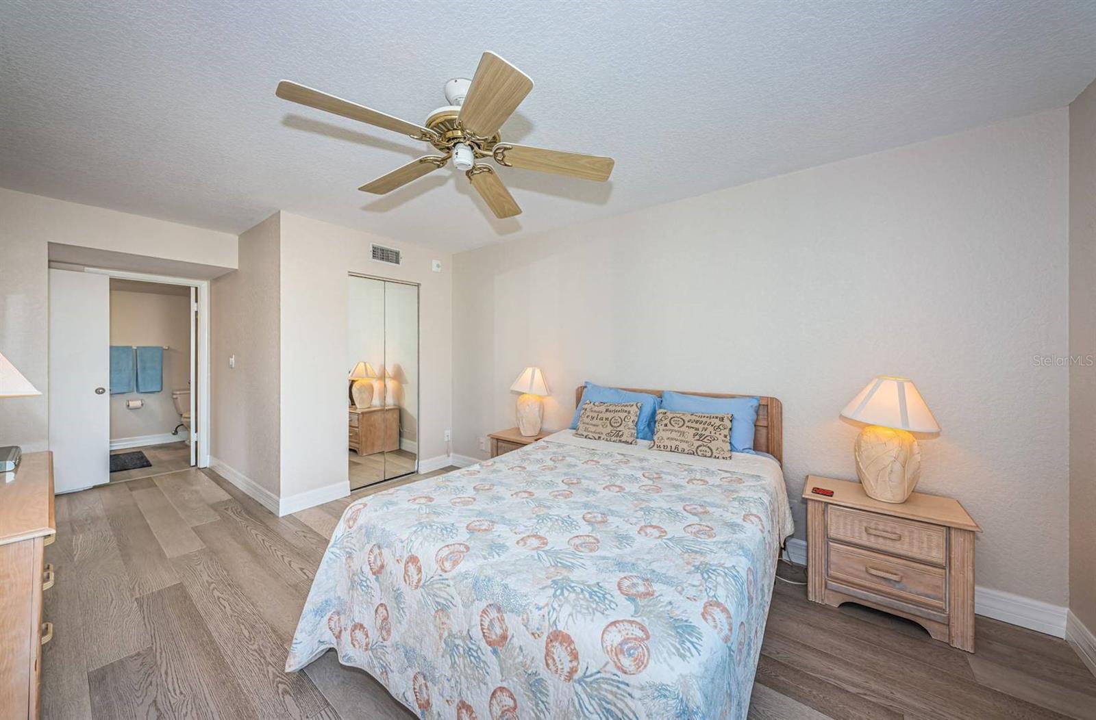 Image 11 of 24 For 6061 Bahia Del Mar Circle 448