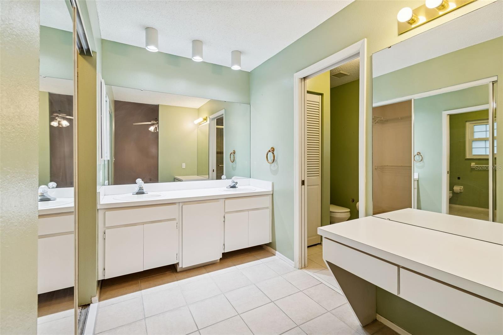 Image 22 of 39 For 4108 Brentwood Park Circle