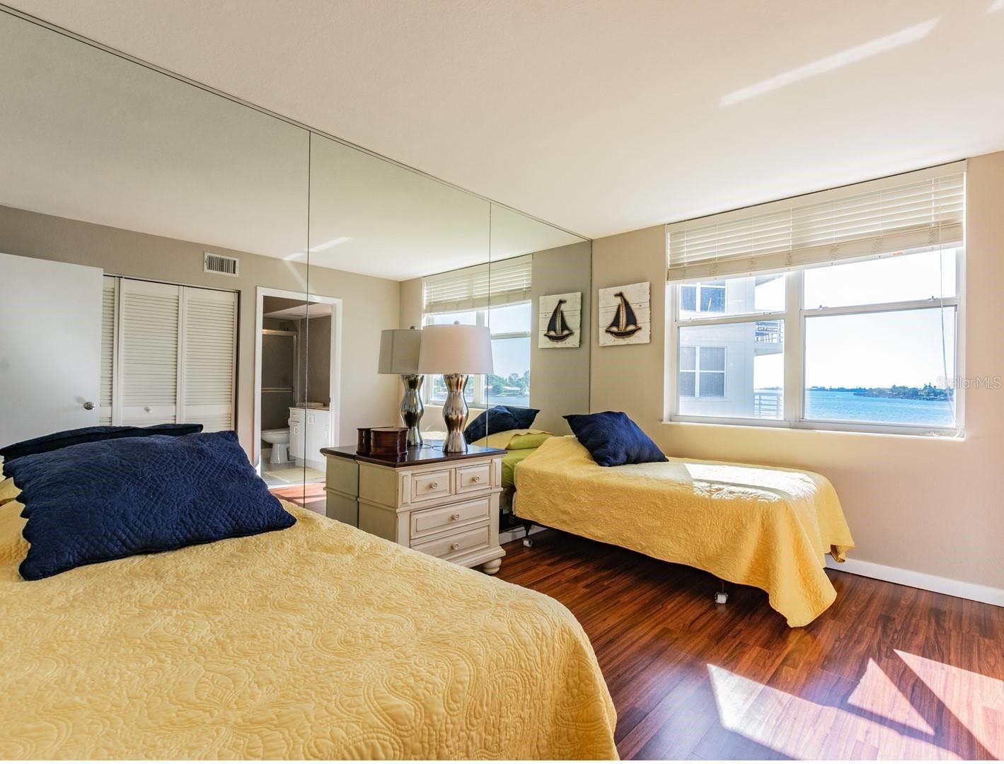 Image 13 of 26 For 6081 Bahia Del Mar Circle 349