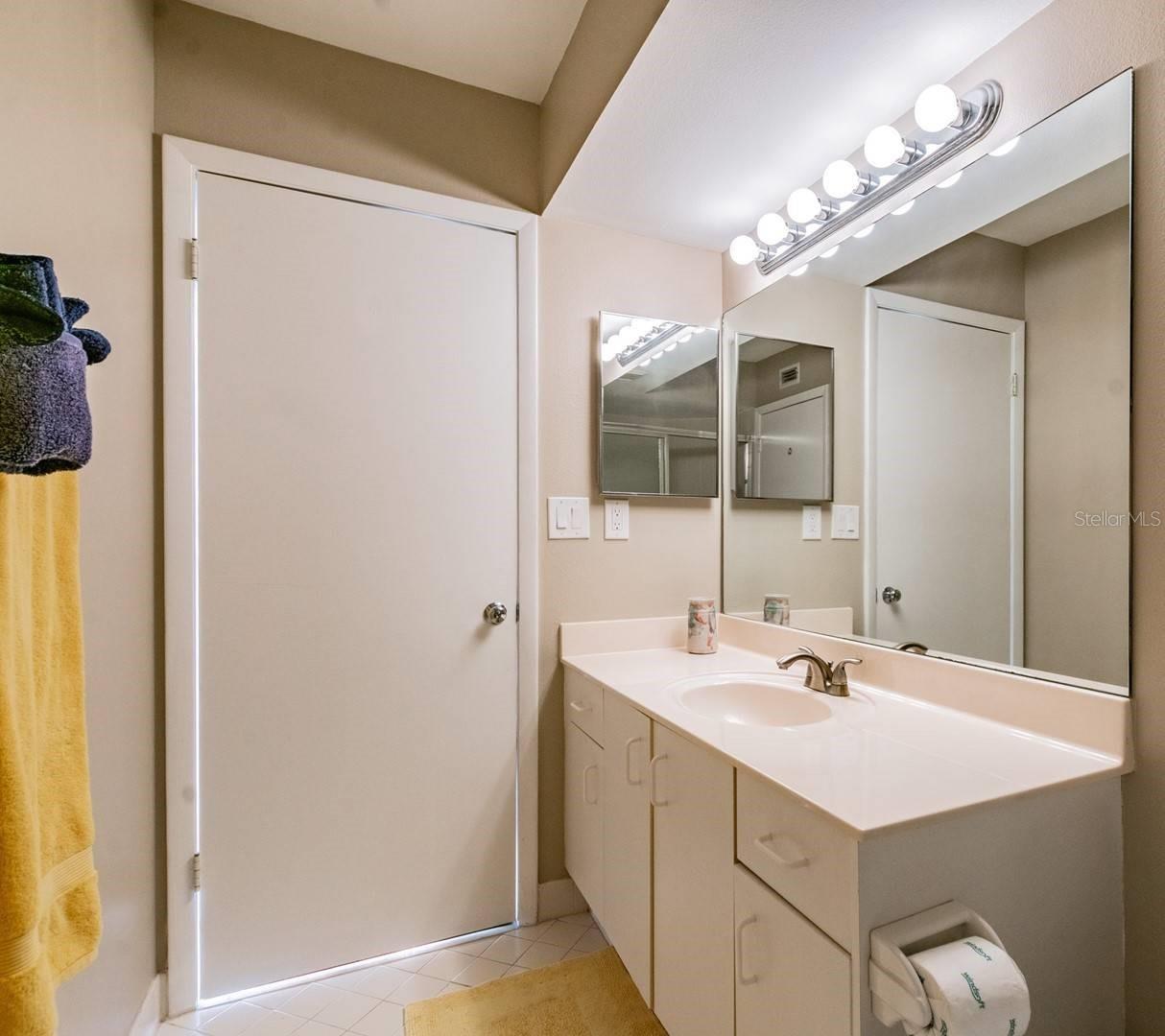 Image 15 of 26 For 6081 Bahia Del Mar Circle 349