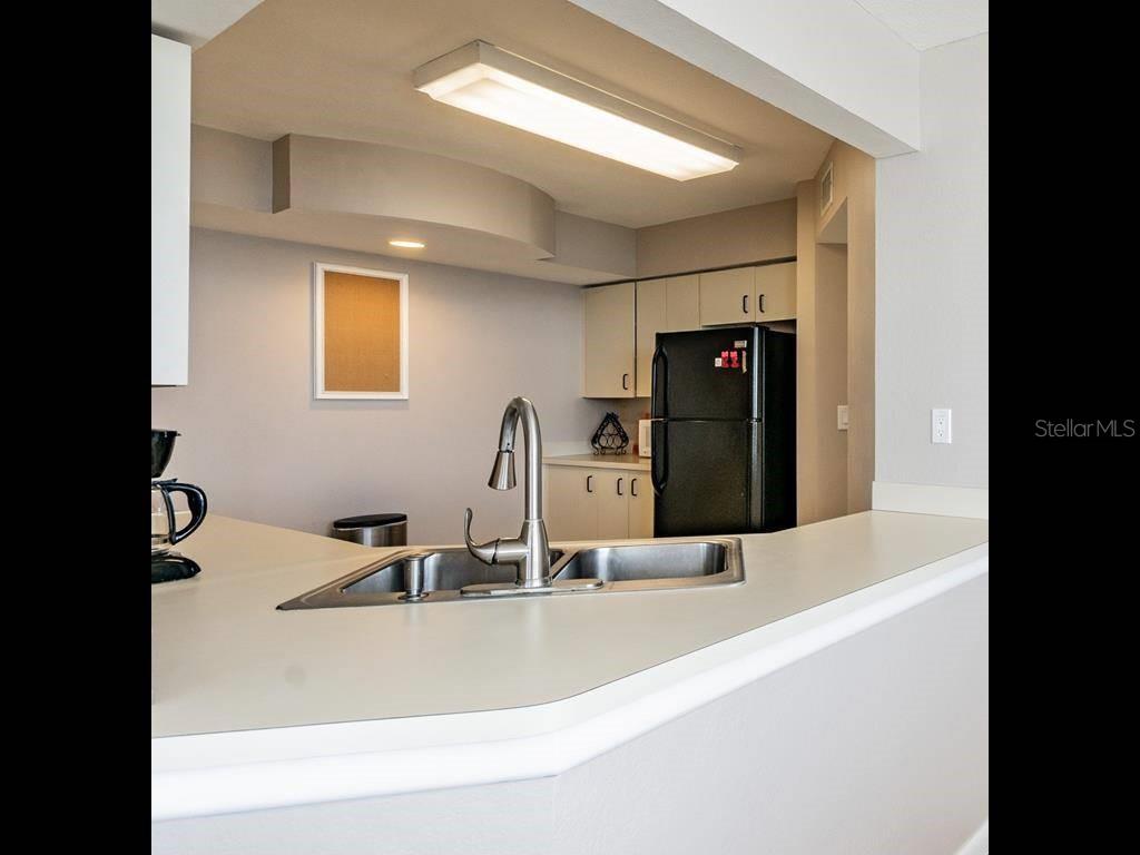 Image 4 of 26 For 6081 Bahia Del Mar Circle 349