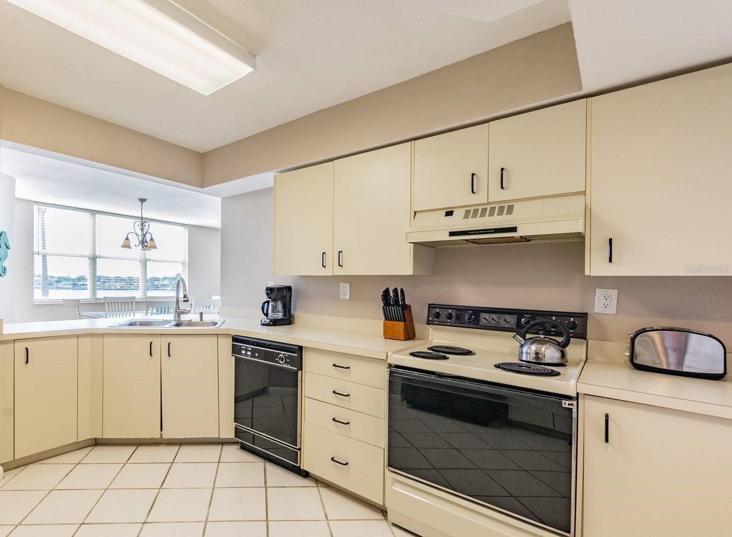 Image 6 of 26 For 6081 Bahia Del Mar Circle 349