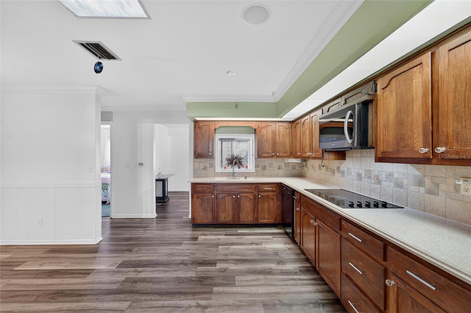 Image 12 of 28 For 1231 Newport Avenue