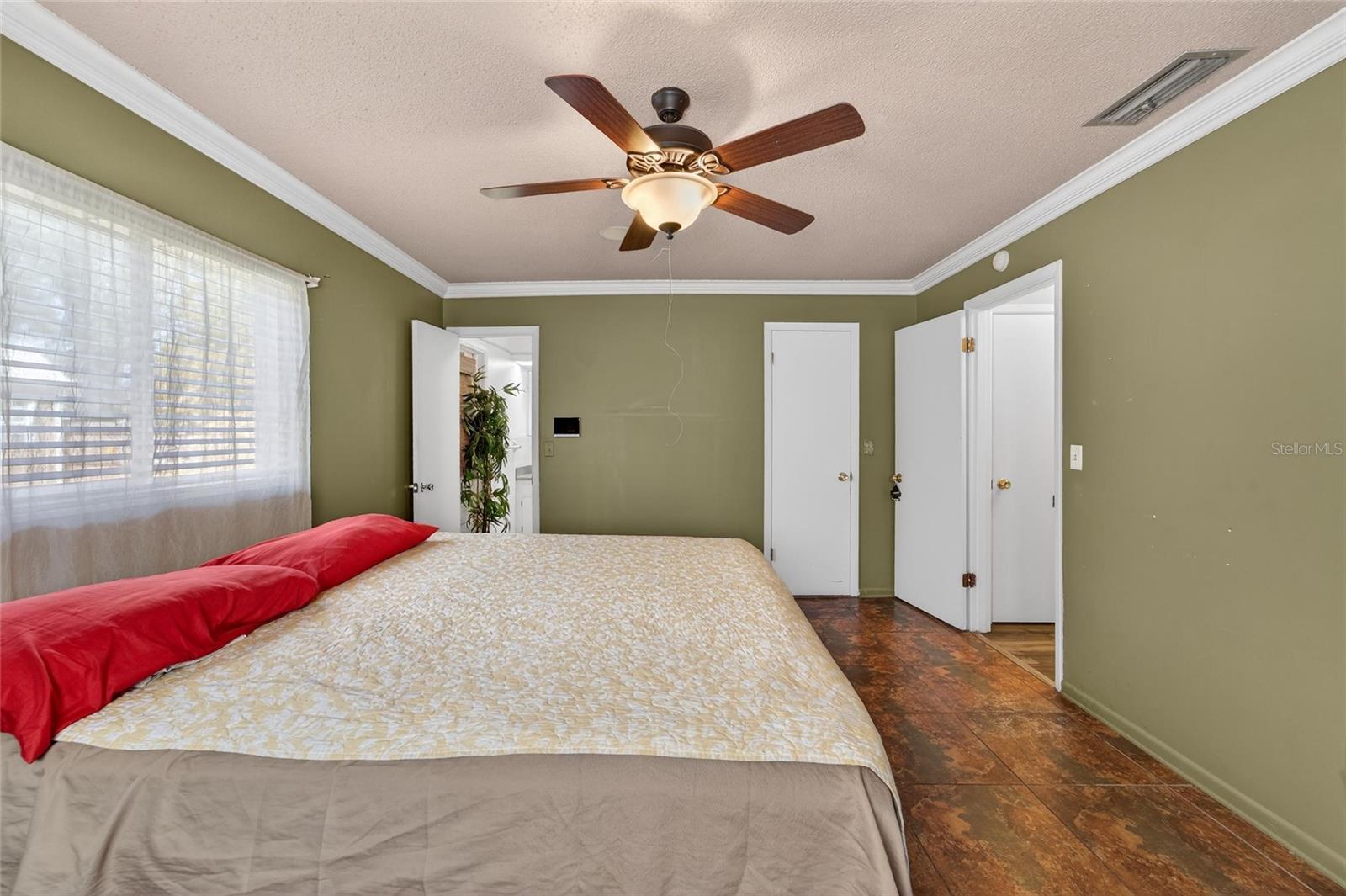 Image 21 of 28 For 1231 Newport Avenue