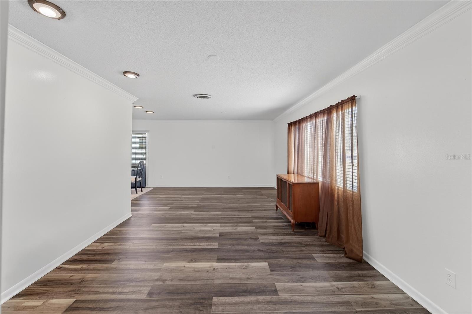 Image 6 of 28 For 1231 Newport Avenue