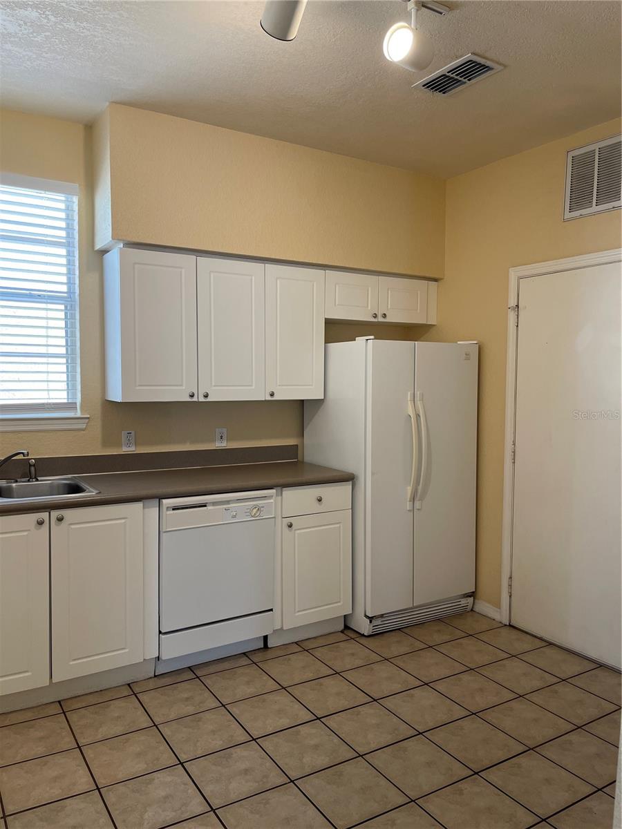 Image 7 of 20 For 4007 Sand Palm Court