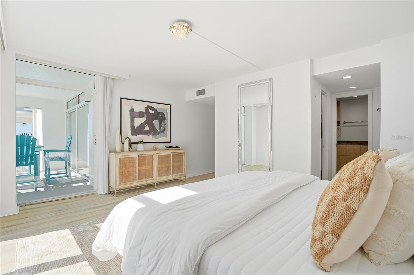 Image 26 of 42 For 16308 Gulf Boulevard 303