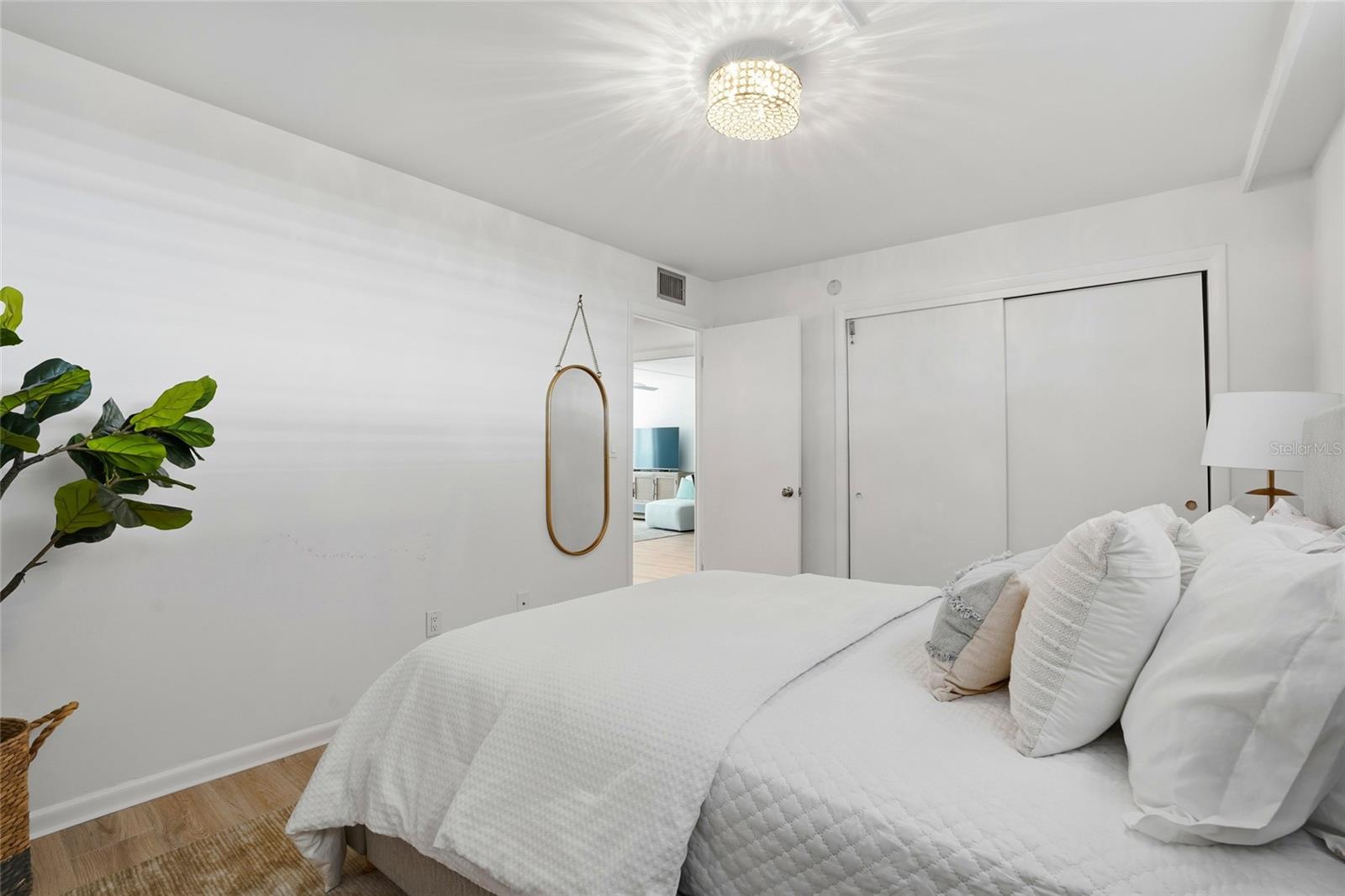 Image 32 of 42 For 16308 Gulf Boulevard 303