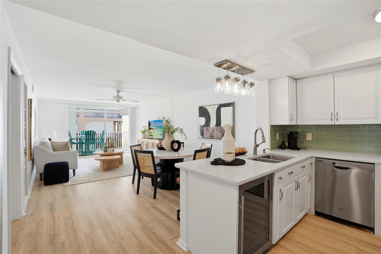 Image 5 of 42 For 16308 Gulf Boulevard 303