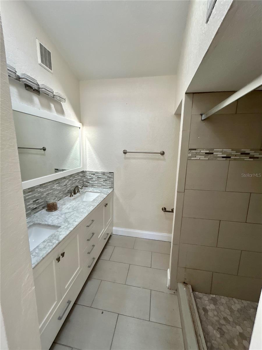 Image 10 of 19 For 18812 Carr Drive A