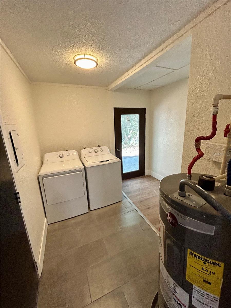 Image 15 of 19 For 18812 Carr Drive A