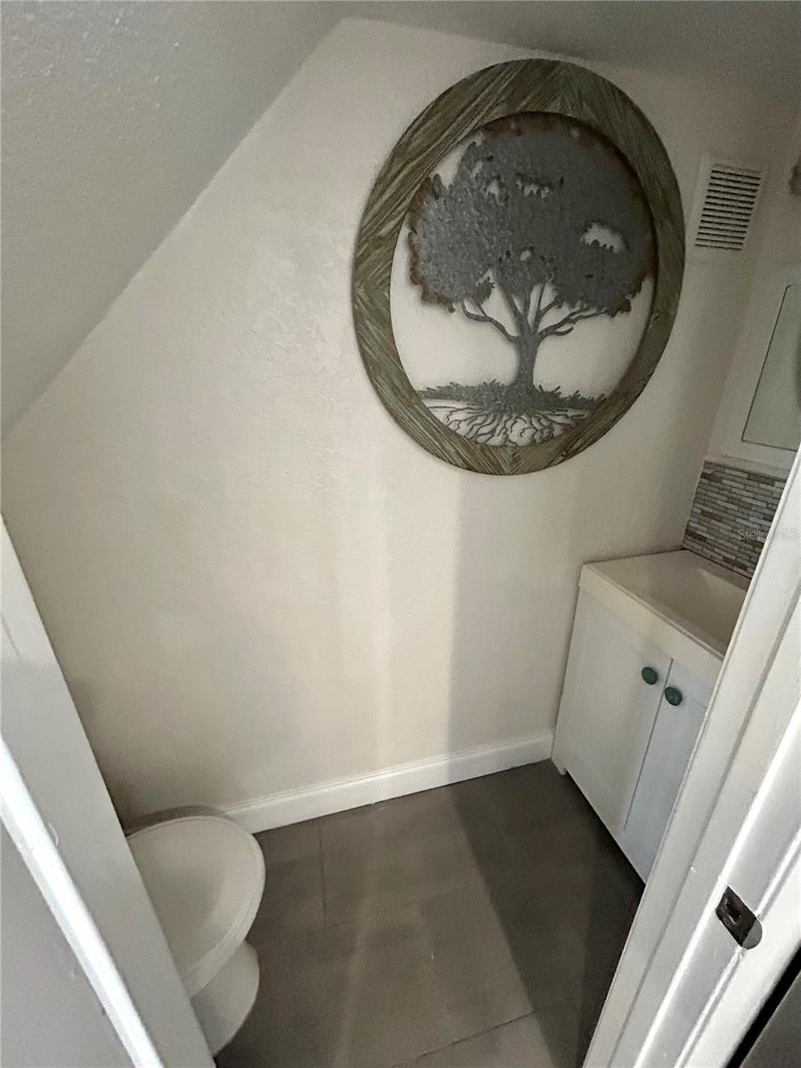 Image 16 of 19 For 18812 Carr Drive A