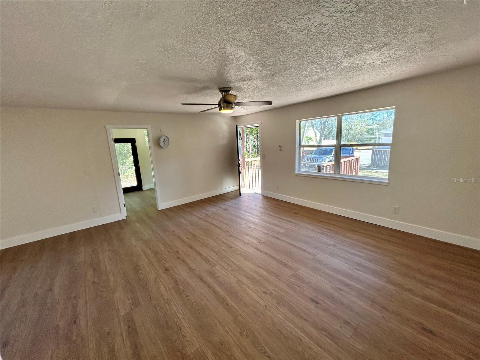 Image 4 of 19 For 18812 Carr Drive A