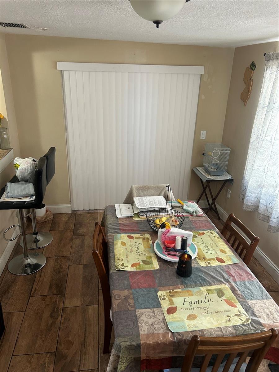 Image 8 of 10 For 10824 Inglewood Avenue