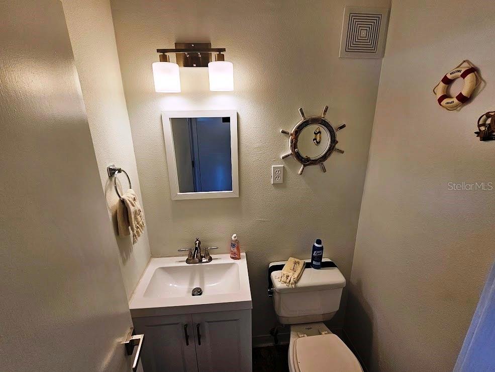 Image 12 of 39 For 501 Bay Drive 3401