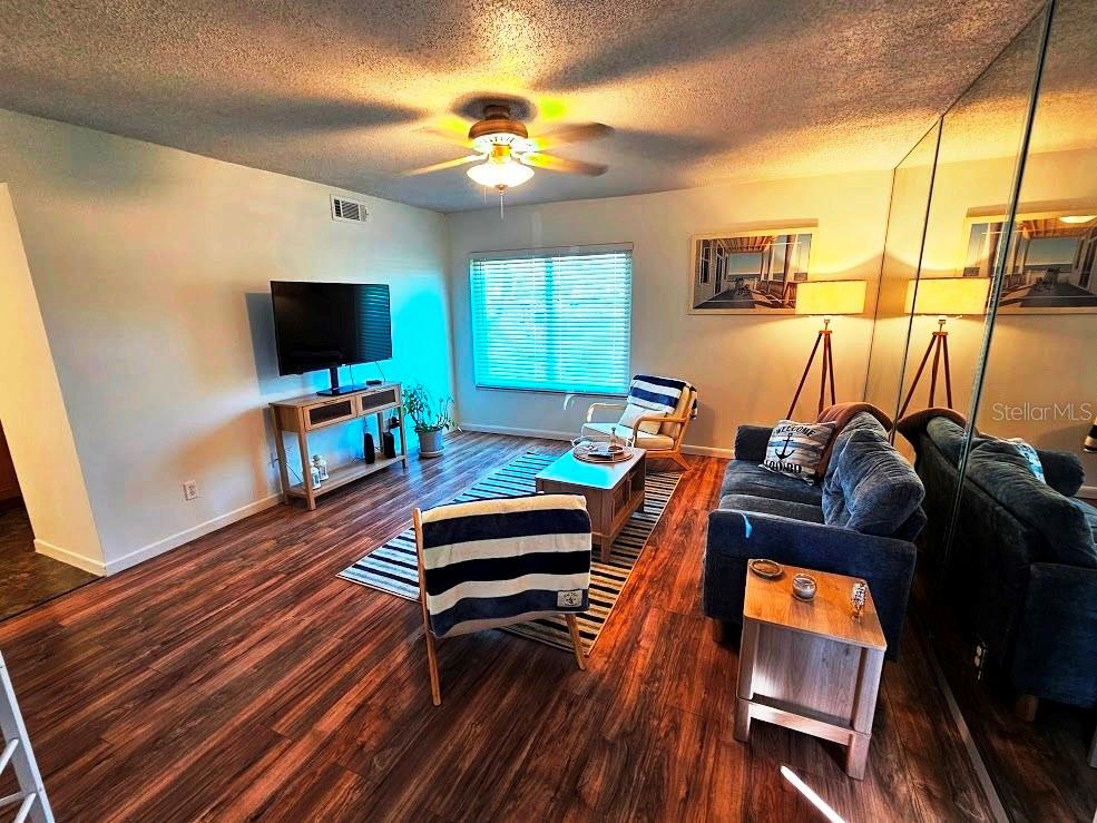 Image 5 of 39 For 501 Bay Drive 3401