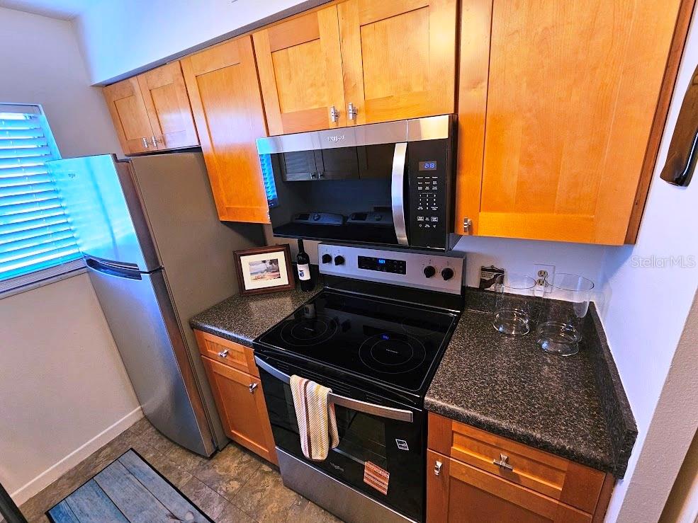 Image 9 of 39 For 501 Bay Drive 3401