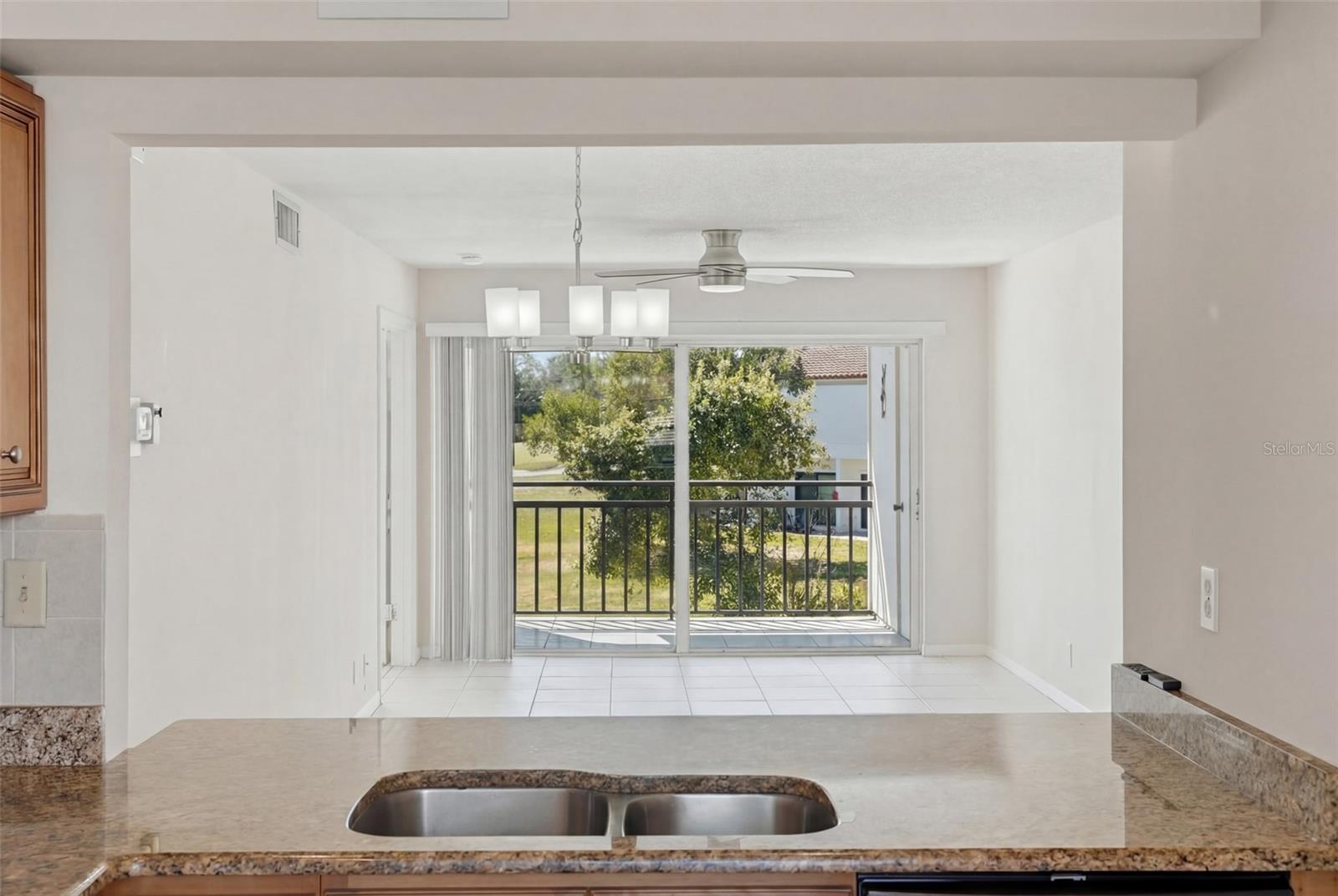 Image 10 of 35 For 6210 Sun Boulevard 211