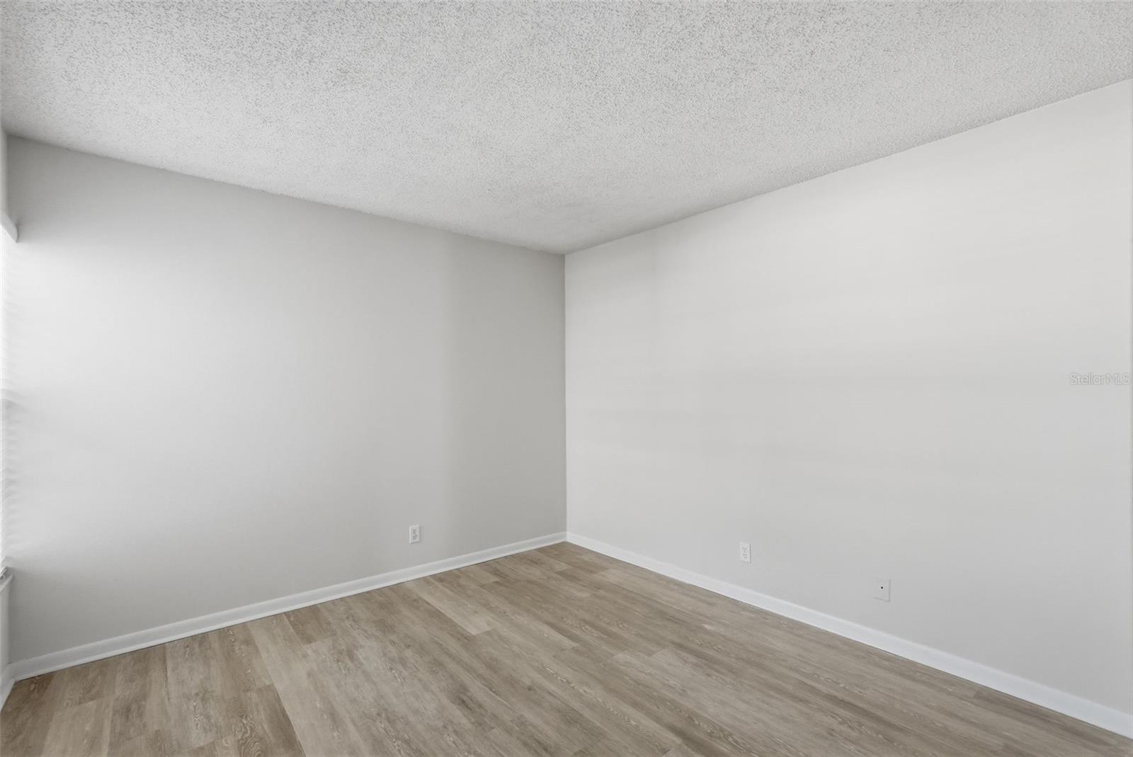 Image 11 of 35 For 6210 Sun Boulevard 211