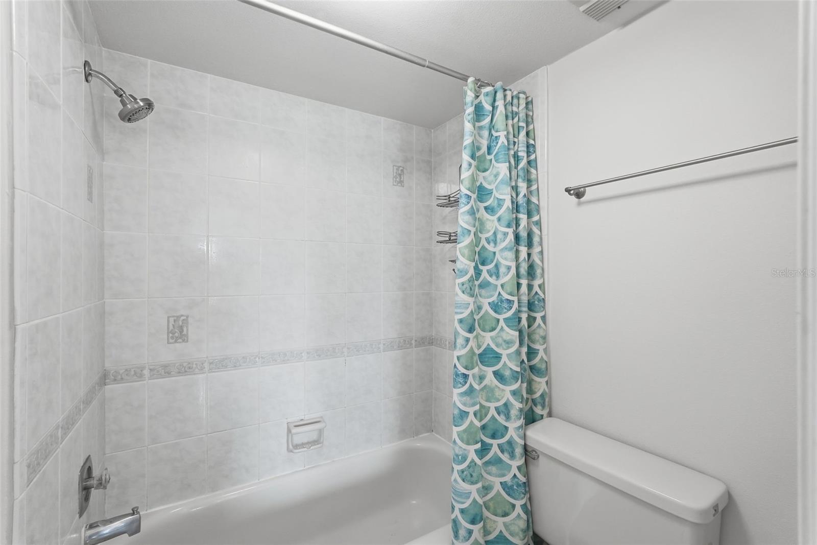 Image 17 of 35 For 6210 Sun Boulevard 211