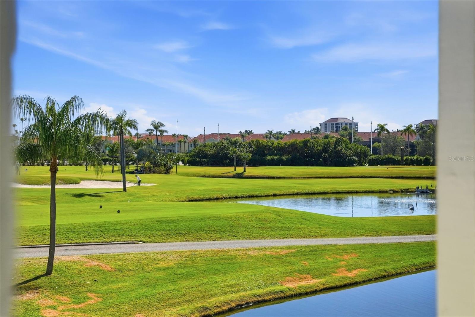 Image 22 of 35 For 6210 Sun Boulevard 211