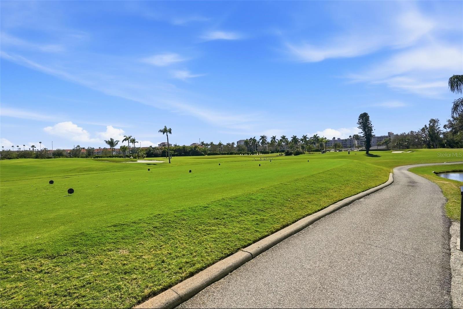 Image 23 of 35 For 6210 Sun Boulevard 211