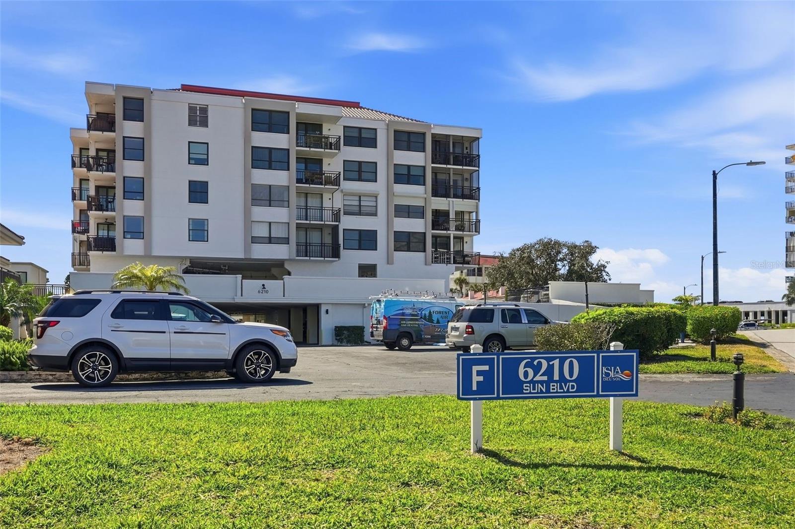 Image 24 of 35 For 6210 Sun Boulevard 211